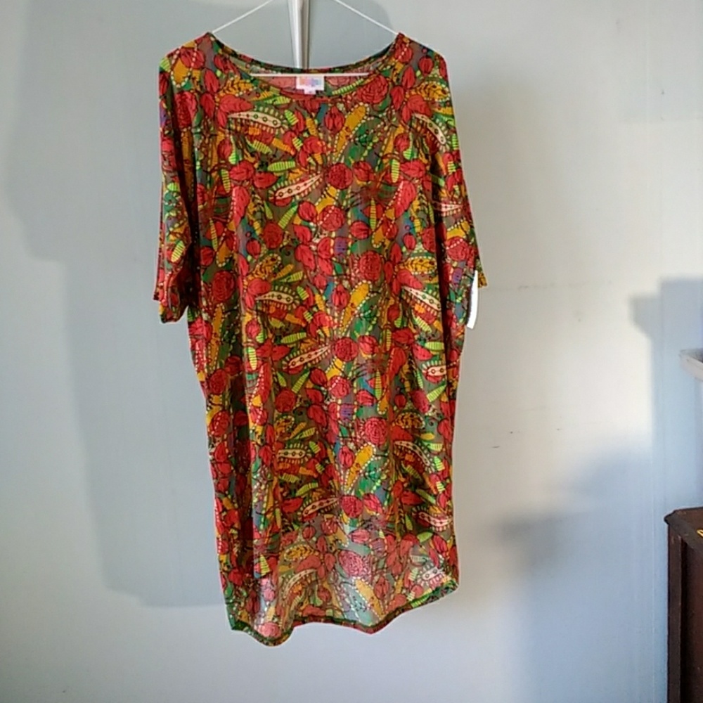 LuLaRoe Irma S Tunic sht Sleeve Red Greens Yellow